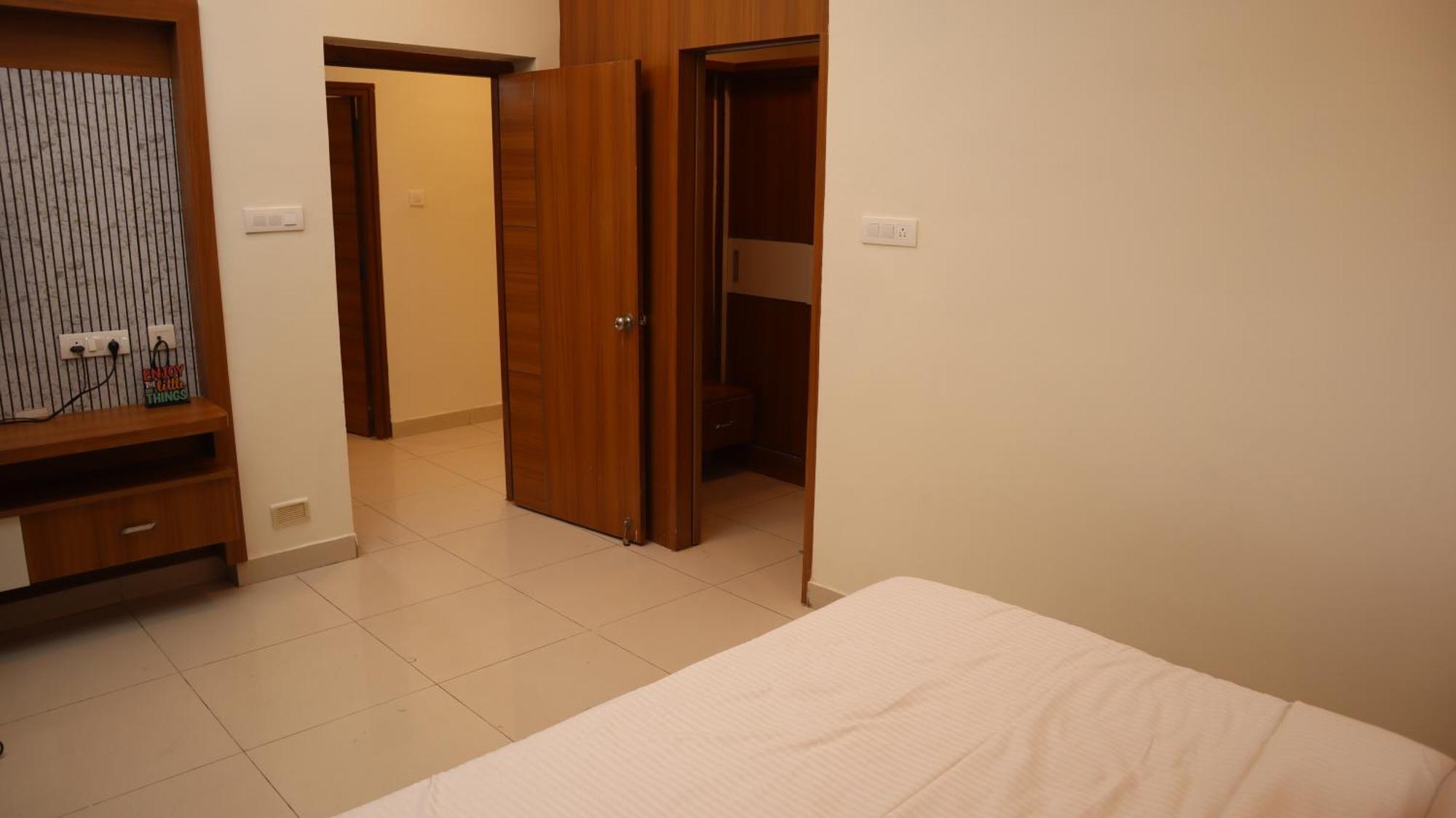 Dcasa Apartment Hotel Хайдарабад Экстерьер фото