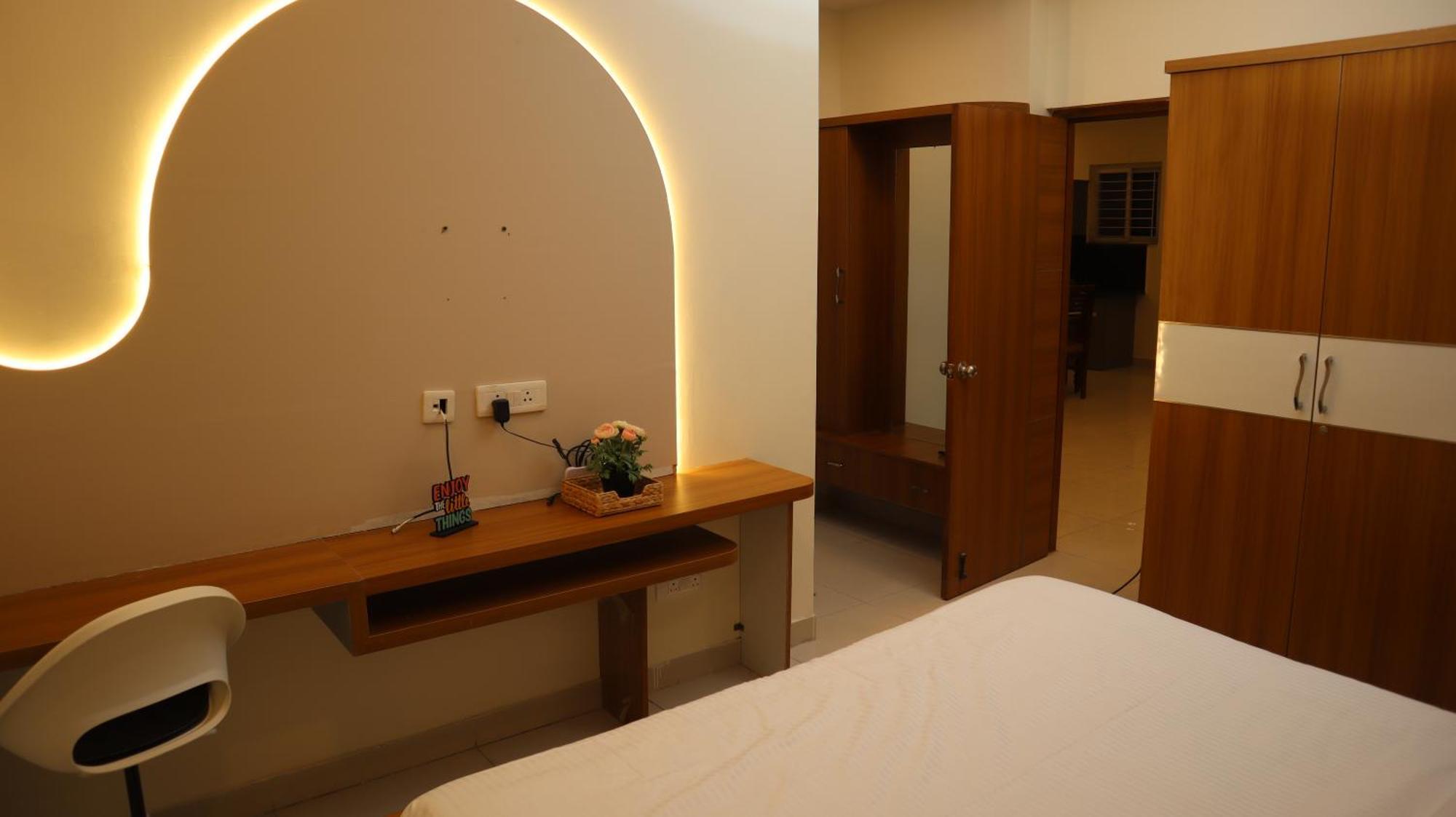 Dcasa Apartment Hotel Хайдарабад Экстерьер фото