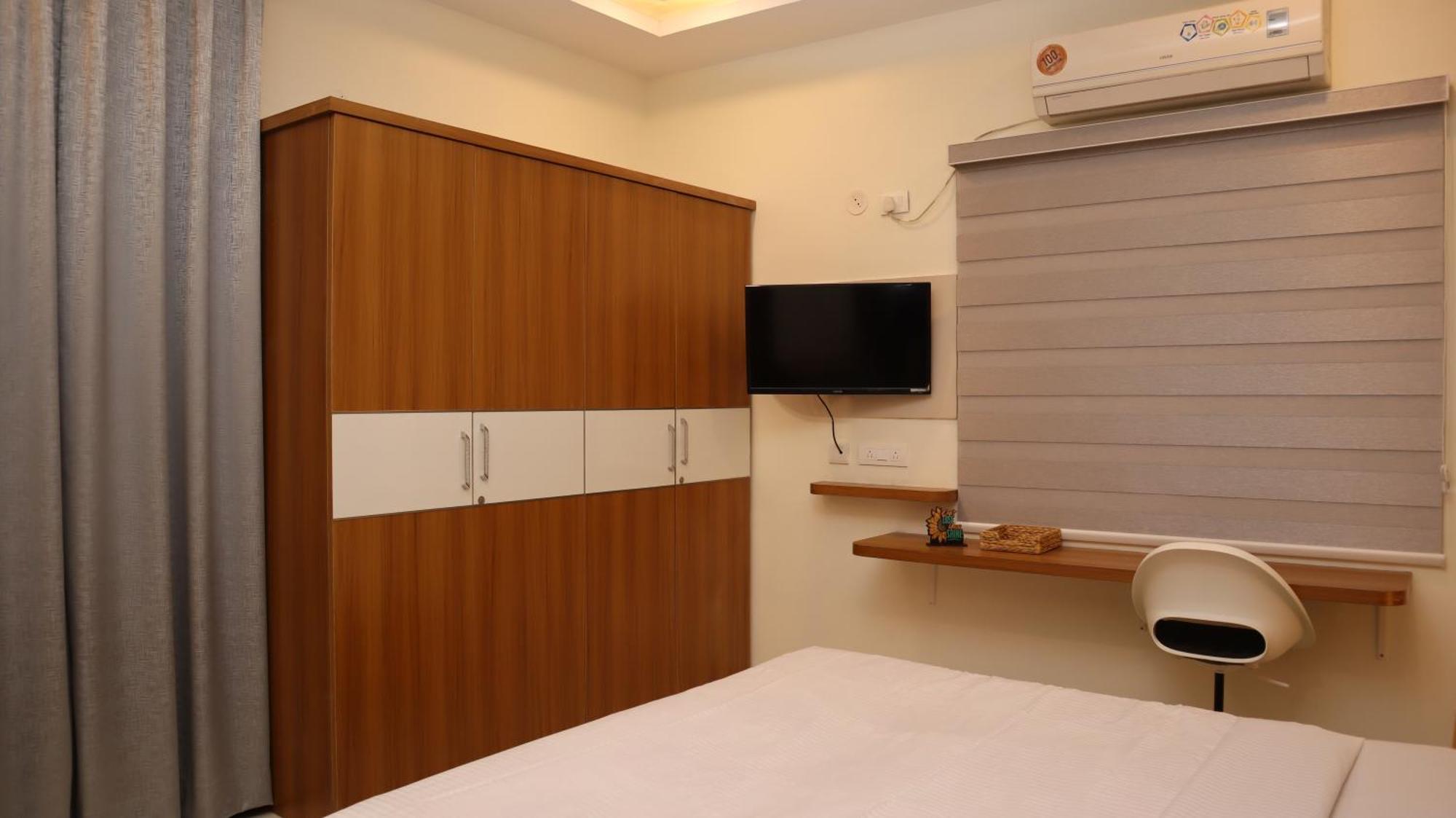 Dcasa Apartment Hotel Хайдарабад Экстерьер фото