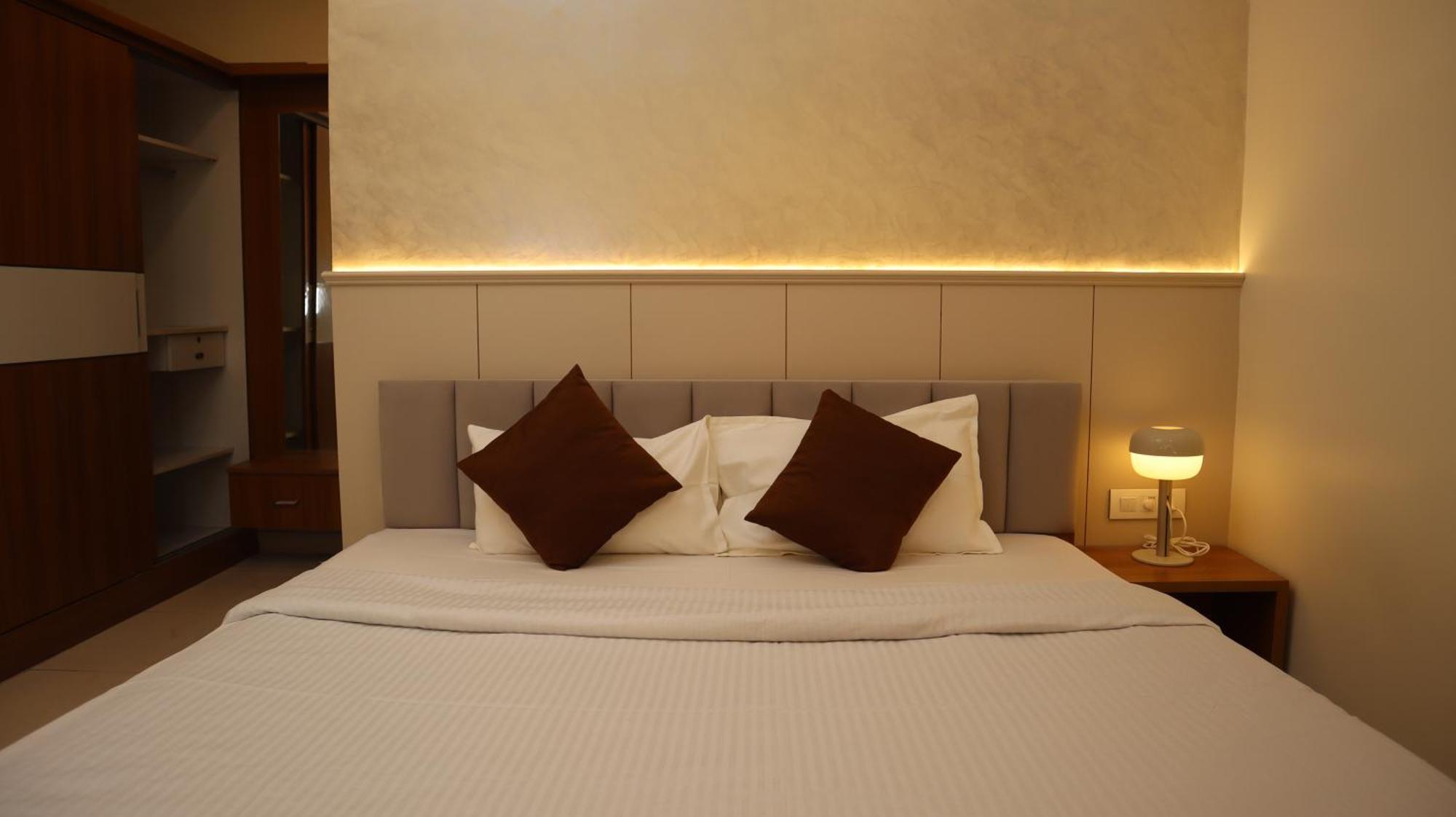 Dcasa Apartment Hotel Хайдарабад Экстерьер фото